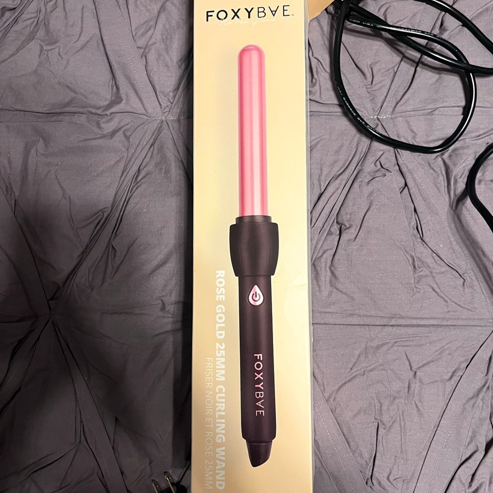 Brand new foxybae curling wand
